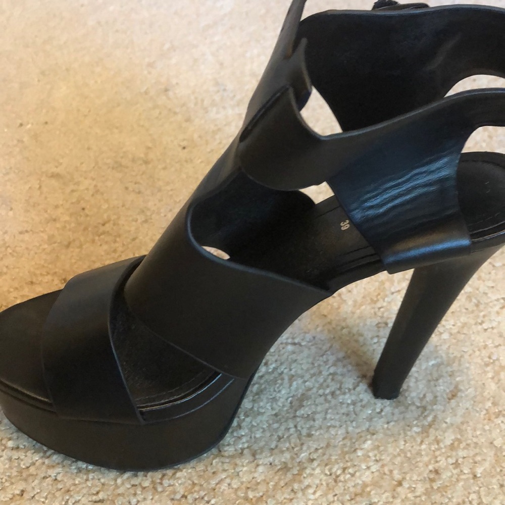 Black Heels with Buckle (Size 8)